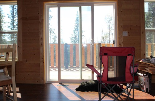 Nordegg Cabina | Cabin Ideal for Artists' / Writers' Retreat