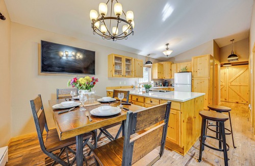 Lake George Cabina | Cabin in Eleven Mile Village w/ Patio & Gas Grill!
