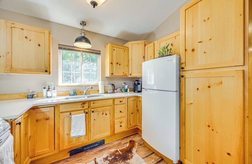 Lake George Cabina | Cabin in Eleven Mile Village w/ Patio & Gas Grill!