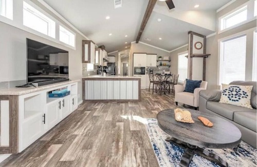 Montgomery Cabina | Cabin In The Forest - Sam Houston National Forestnn