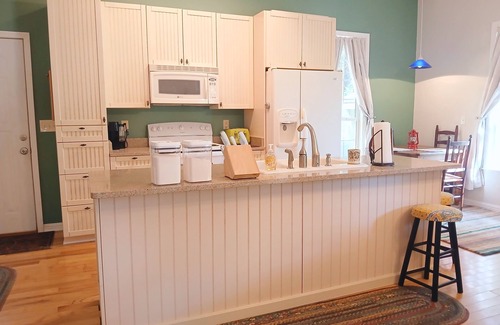 Pineland Casa | Cabin in the woods at Stokes Bluff