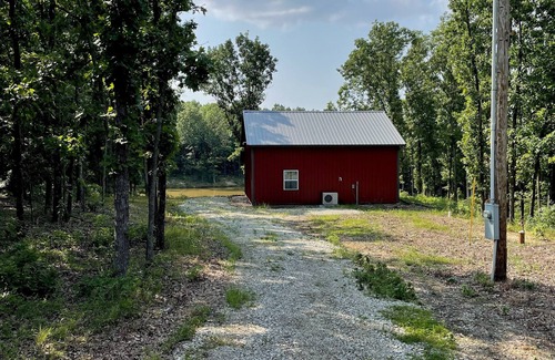 Goodson Cabina | Cabin in the Woods Near Bennett Springs and Pomme de Terre