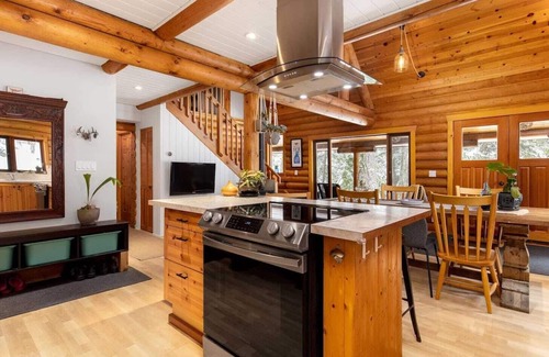 Pemberton Cabina | Cabin in the Woods - The Bergli