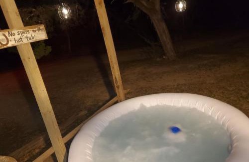 Bandera Casa | Cabin in the Woods under the Stars with HOT TUB