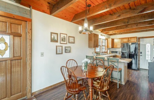 LaFayette Apartamento | Cabin in the Woods