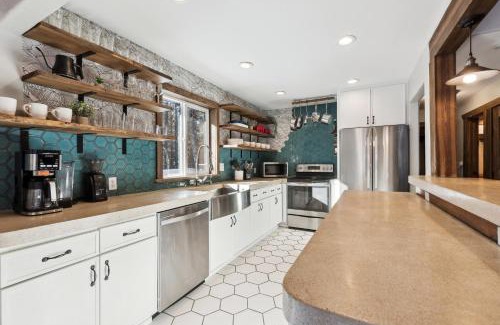 Whitefish Casa | Cabin in the Woods