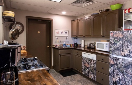 Crouch Casa | Cabin in town