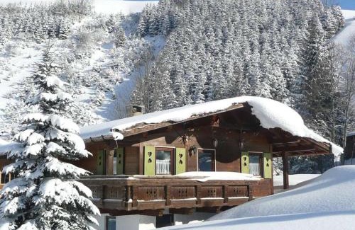 Zoeblen Chalet De Esquí | Cabin in Zöblen with swimming pool