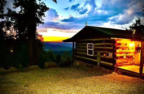 Trenton Casa | Cabin Lookout Mountain