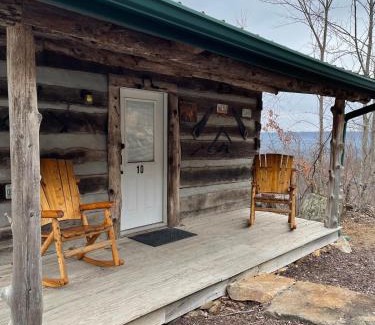 Trenton Casa | Cabin Lookout Mountain