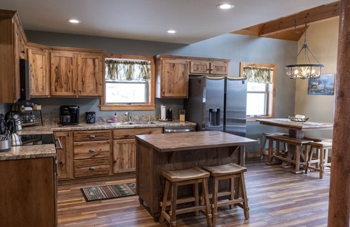 Huntingdon Casa | Cabin Luxary Near Raystown Lake in Peaceful Wooded Area