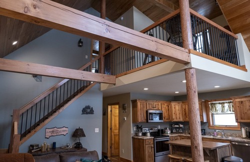 Huntingdon Casa | Cabin Luxary Near Raystown Lake in Peaceful Wooded Area