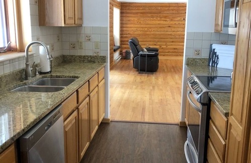 Bozeman Cabina | Cabin near Bridger Bowl with Hot Tub!