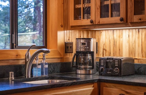 Cold Springs Cabina | Cabin Near Dodge Ridge+Hot Tub+Pool Table+Sledding