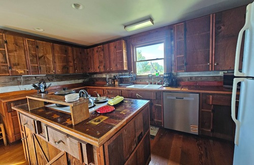 Winchester Casa | This house is a 2 bedroom(s), 2 bathrooms, located in Winchester, VA.