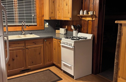 Indian River Cabina | Cabin on Indian River between Burt and Mullet Lakes