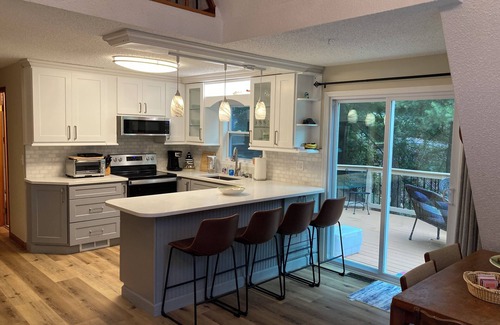 Gainesville Casa | Cabaña en Lanier, con muelle de 32 x 32 y aguas profundas, ideal para familias