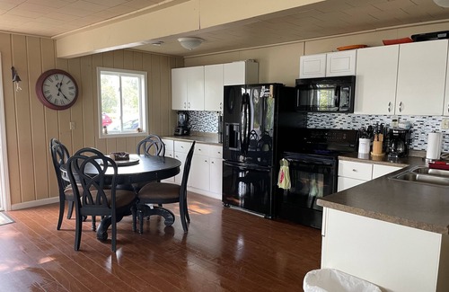 Wentworth Cabina | Cabin on Lake Madison! 100 ft of shoreline, walking distance to Hillside Resort!