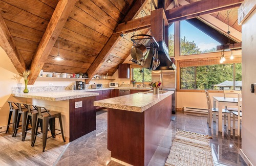 Port Angeles East Cabina | Cabin on Peaceful creek w/ hot tub, sauna, firepit- minutes from Hurricane Ridge