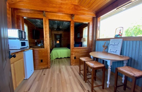 Gautier Cabina | Cabin on Sioux Bayou - Right on the water!