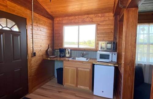 Gautier Cabina | Cabin on Sioux Bayou - Right on the water!