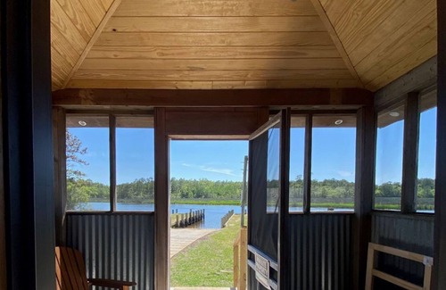 Gautier Cabina | Cabin on Sioux Bayou - Right on the water!