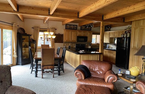 Lake City Cabina | Cabin on the Bluff - Spectacular Views From Home Nestled in the Trees Above Lake City