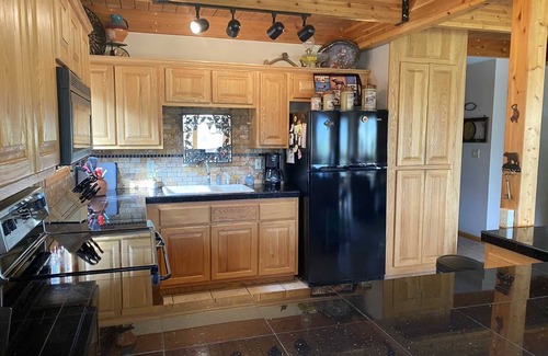 Lake City Cabina | Cabin on the Bluff - Spectacular Views From Home Nestled in the Trees Above Lake City