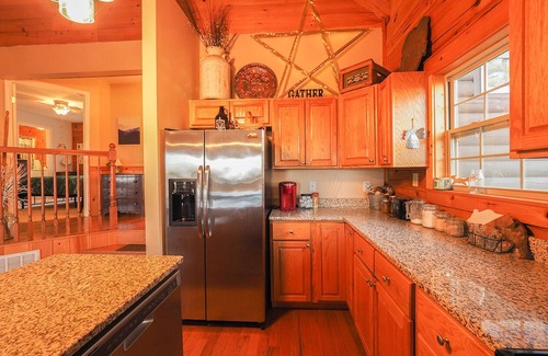 Hendersonville Casa | Cabin on the Rocks- Log Home | 2 Bed, 2 Bath