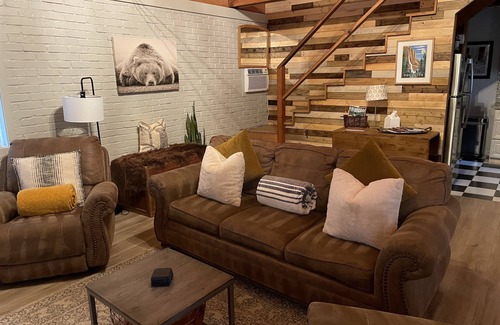 Dorrington Cabina | Cabin on the Roost~Pet friendly~A-frame cabin