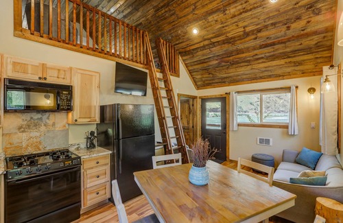 Riggins Casa | Cabin on the Salmon River