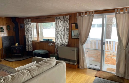Litchfield Cabaña | Cabin on Woodbury Pond
