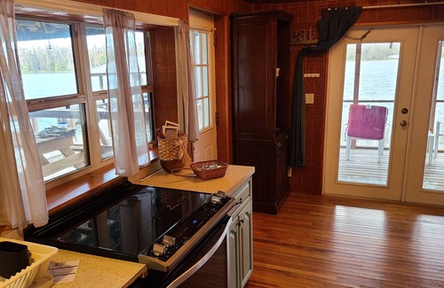 Keystone Cabina | Cabin over the Water's Edge-Stilts included