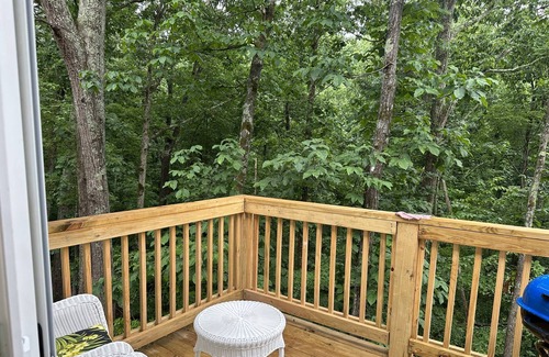 Wildwood Cabina | Cabin-Private deck-View of woods-15 mins to Chattanooga-Hiking-Additional cabins for larger groups
