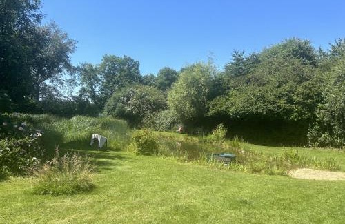 Bletchley Casa | Cabin Retreat in Bedford - Sleeps 2 & Free parking