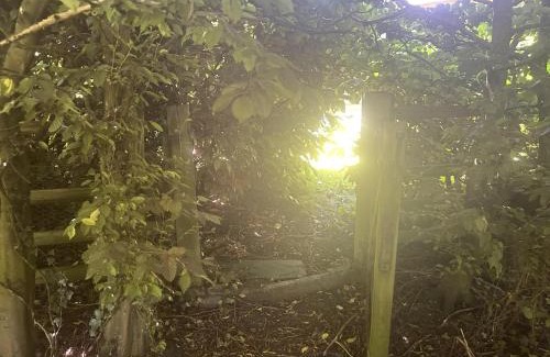 Bletchley Casa | Cabin Retreat in Bedford - Sleeps 2 & Free parking