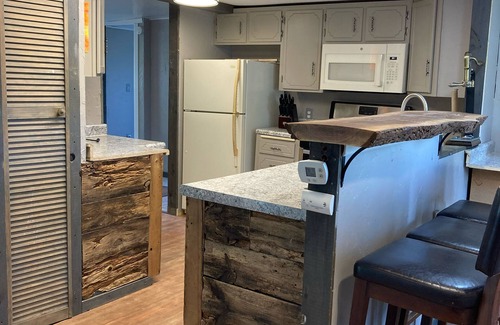 Brazeau Cabina | Cabin Retreat on White Potato Lake
