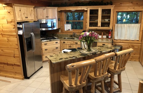 Paynesville Casa | Cabin Retreat
