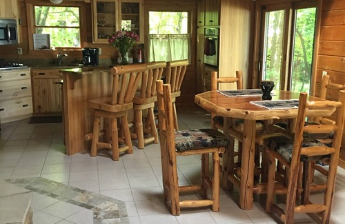 Paynesville Casa | Cabin Retreat