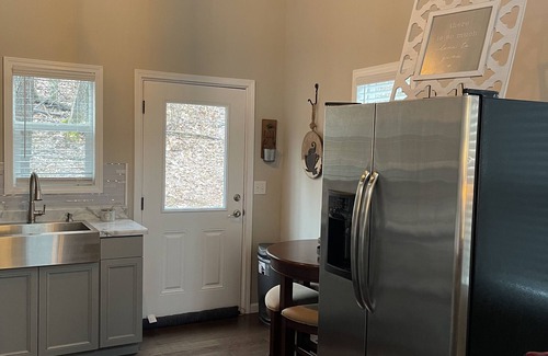 Groveoak Cabina | Cabin - secluded and Guntersville Lake w/hot tub and fire pit