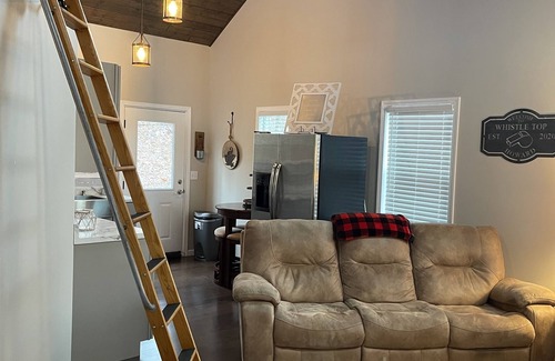 Groveoak Cabina | Cabin - secluded and Guntersville Lake w/hot tub and fire pit
