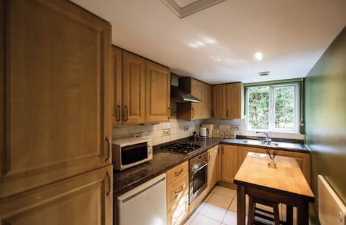 Abbess Roding Cabina | Cabin set in rural Kent on a private plot of 30 acres with use of a pool