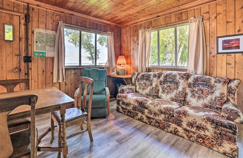 Houghton Lake Cabina | Cabin Situated on the Bank of Houghton Lake!
