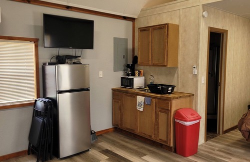 Broaddus Cabina | Cabin Sleeps 4 Just minutes from Lake Sam Rayburn