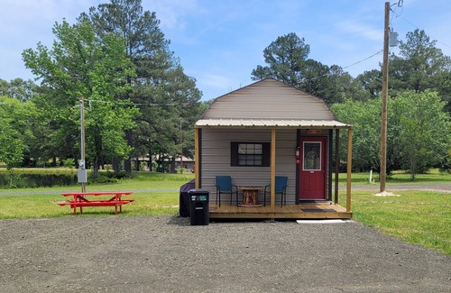 Broaddus Cabina | Cabin Sleeps 4 Just minutes from Lake Sam Rayburn