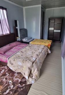 Tekek Chalet De Esquí | Cabin stay Triang Besar