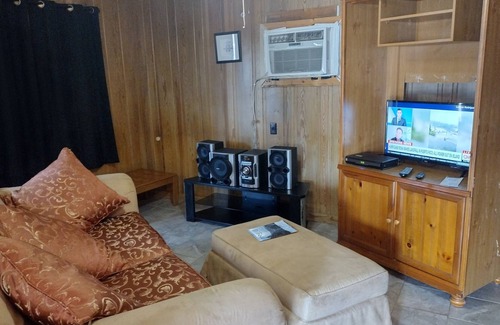 Samburg Casa | Cabin Style One Bedroom Apartment Reelfoot Lake