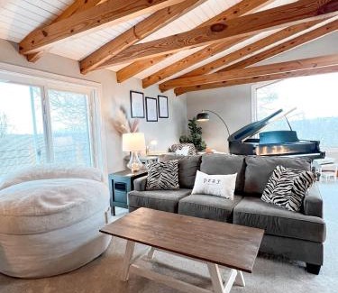 Burlington Casa | Cabin Sweet Cabin