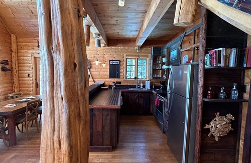 La Malbaie Casa | Cabina Totem - Les Chalets de Môh