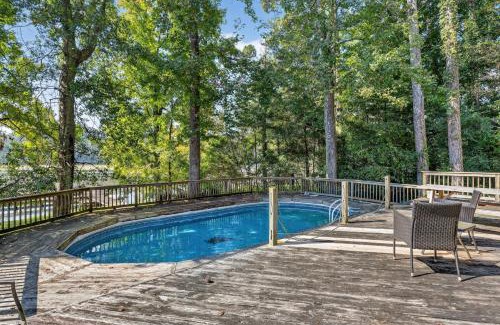 Guntersville Casa | Cabin Unbound - Historic Lakefront Comfort cabin